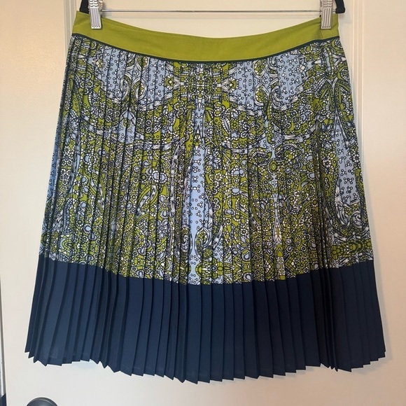 Lands' End Dresses & Skirts - Lands End Women’s Stylish Pleated Skirt in Green and Blue Size 12